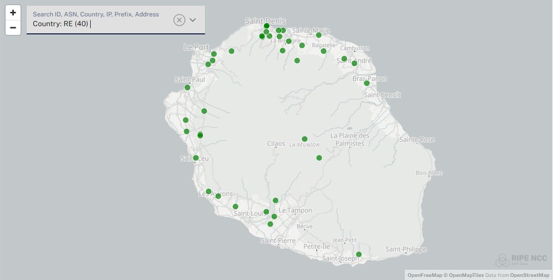 Carte de la répartition des sondes RIPE Atlas connectées à La Réunion : forte densité dans le Nord (Saint-Denis) et l'Ouest, peu ou pas de sondes dans les cirques (Mafate, Cilaos, Salazie), le Sud sauvage (Saint-Philippe, Sainte-Rose) et les Hauts (Plaine-des-Palmistes).